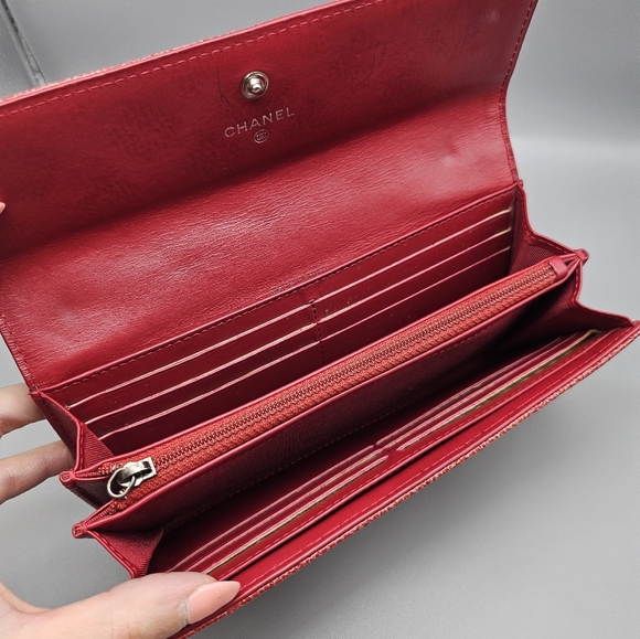 ❤️CHANEL Authentic Patent Leather Wallet/Clutch ❤️ - Picture 7 of 17